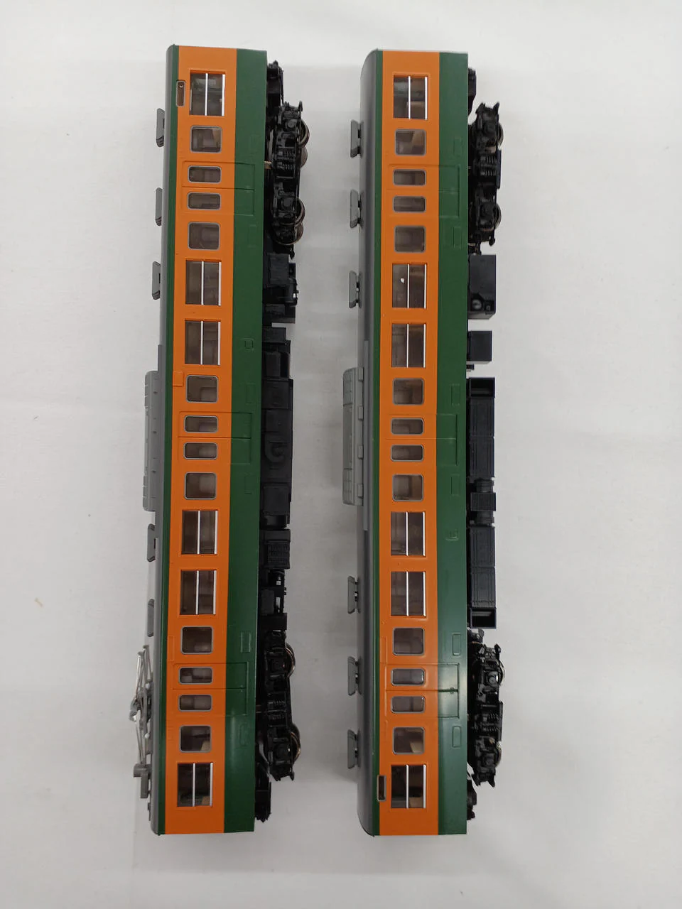 TOMIX HO Gauge HO-004113 2000 Series Suburban Train (Shonan Color) Add-on Set - Image 4