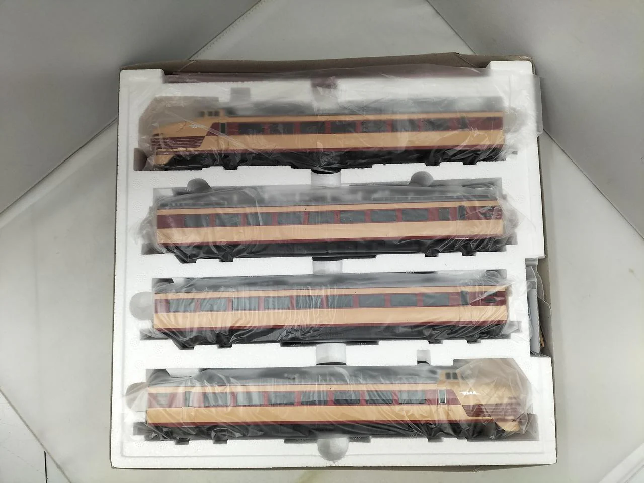TOMIX HO Gauge JNR 485 Series Limited Express Train (Early Model Kuha 481 100) Basic Set - Image 7
