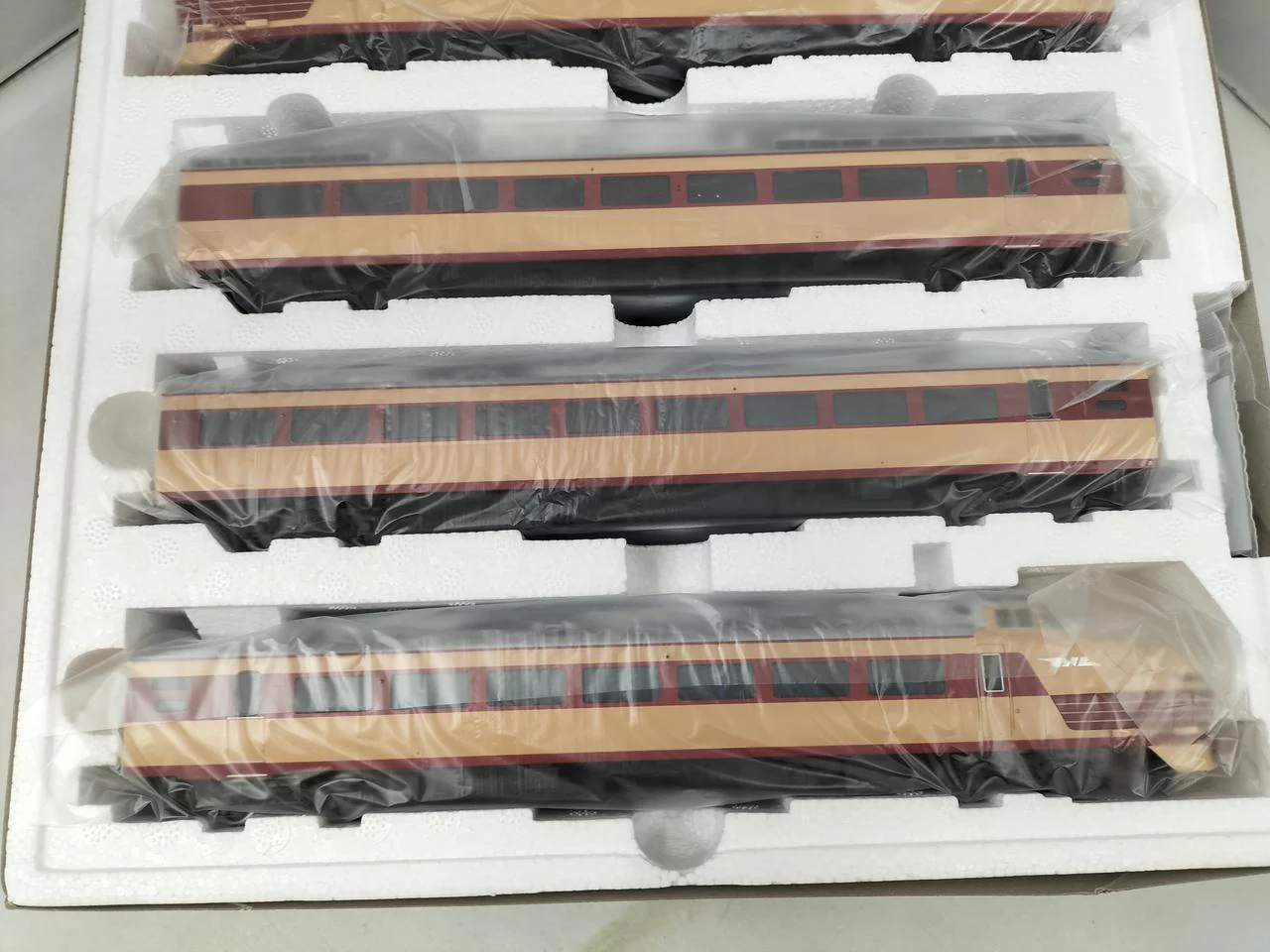 TOMIX HO Gauge JNR 485 Series Limited Express Train (Early Model Kuha 481 100) Basic Set - Image 9