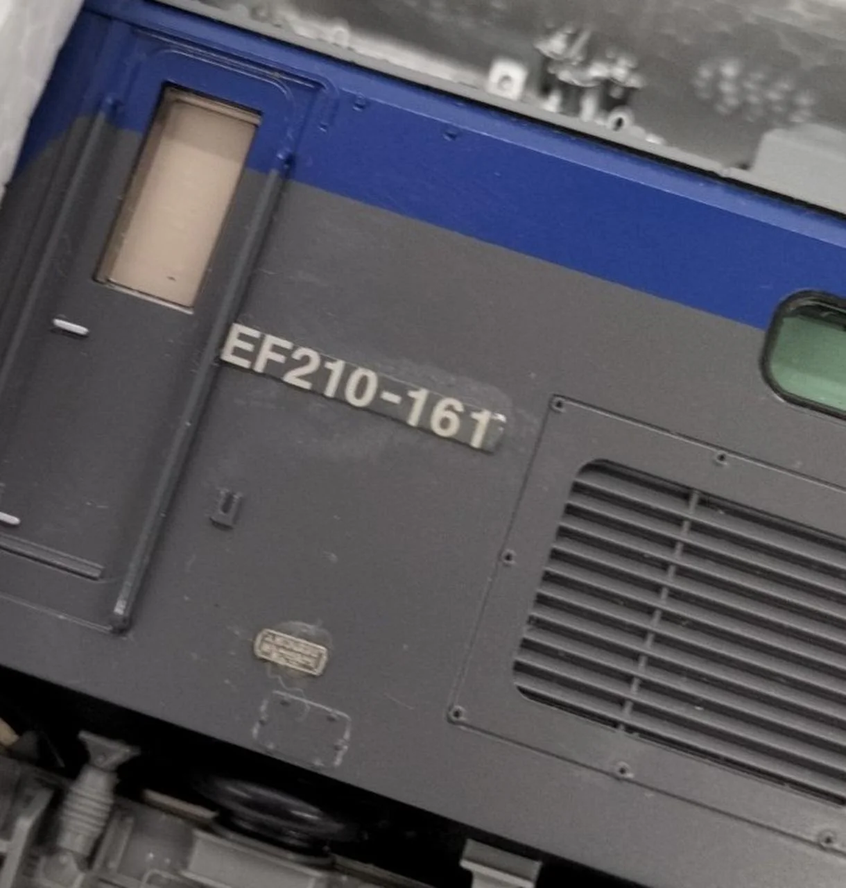 TOMIX HO Gauge JR EF210 Class 100 Electric Locomotive - Image 11