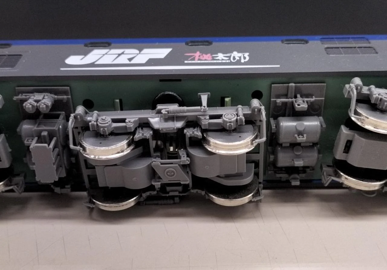 TOMIX HO Gauge JR EF210 Class 100 Electric Locomotive - Image 6