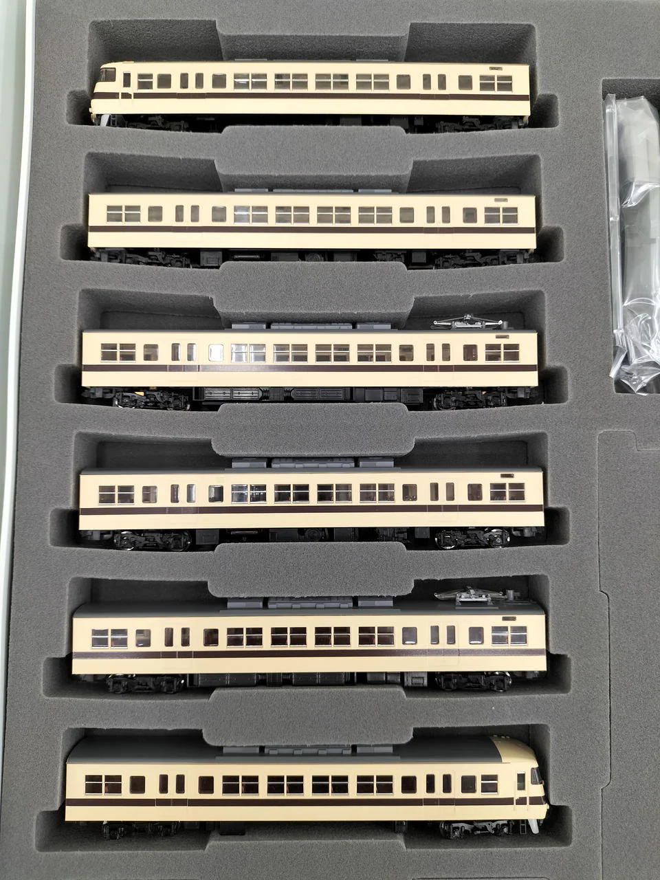 TOMIX JNR 117 Series 0 Suburban Train 6-Car Set 98696 - Image 2