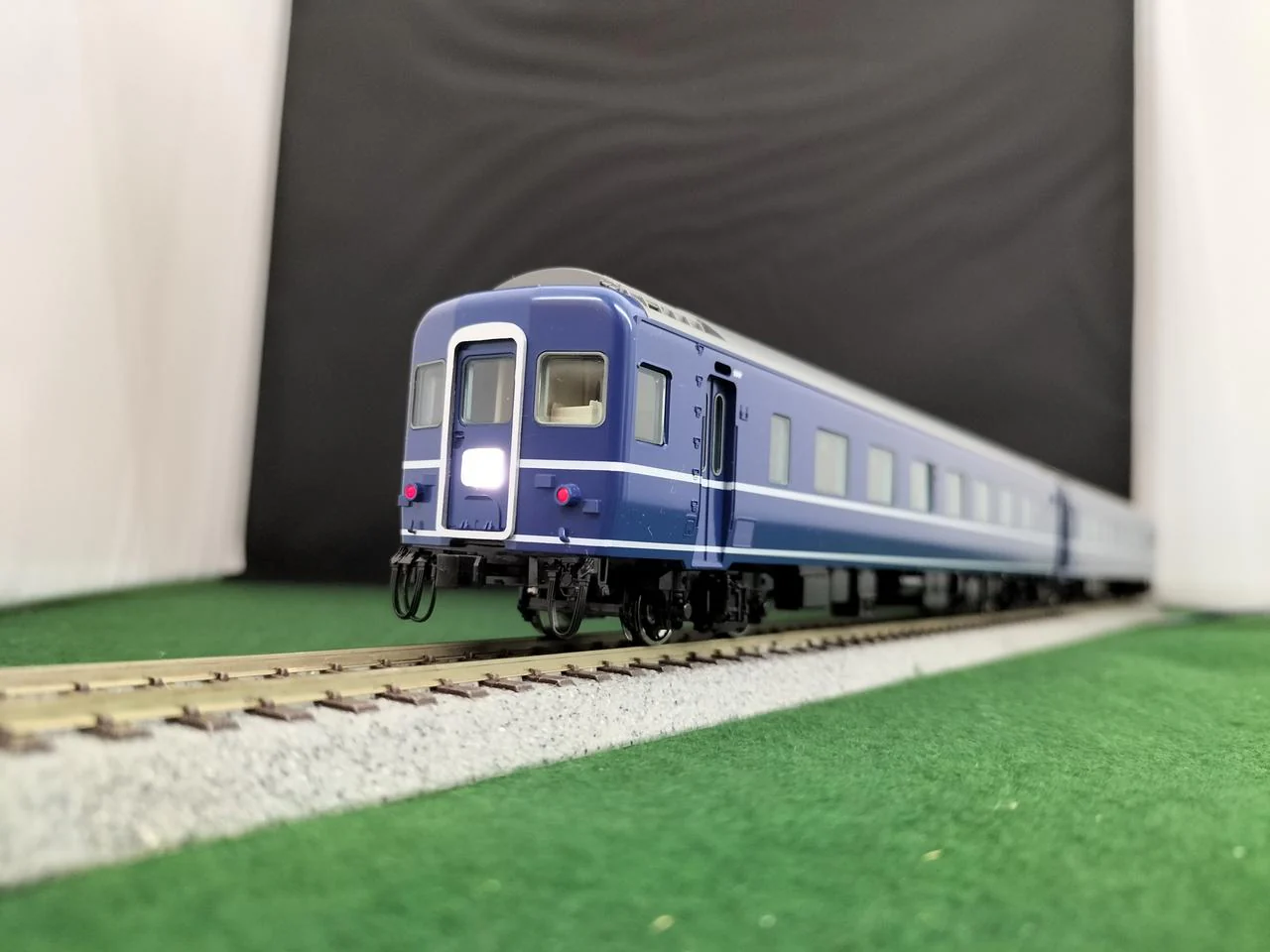TOMIX JNR 24 Series 24 Series Limited Express Sleeper Passenger Car 4-Car Basic Set HO-9043 - Image 12