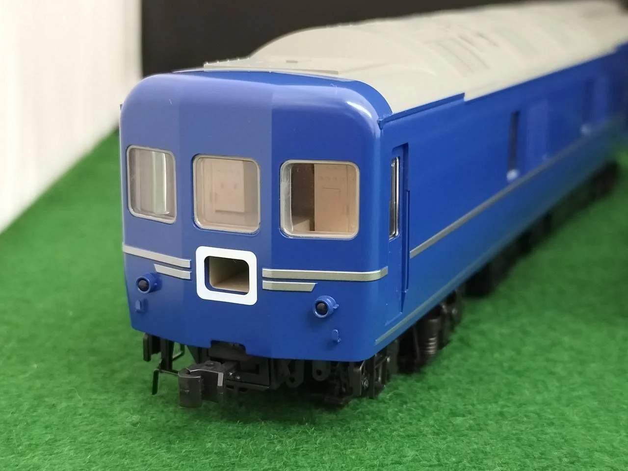 TOMIX JNR 24 Series 24 Series Limited Express Sleeper Passenger Car 4-Car Basic Set HO-9043 - Image 5