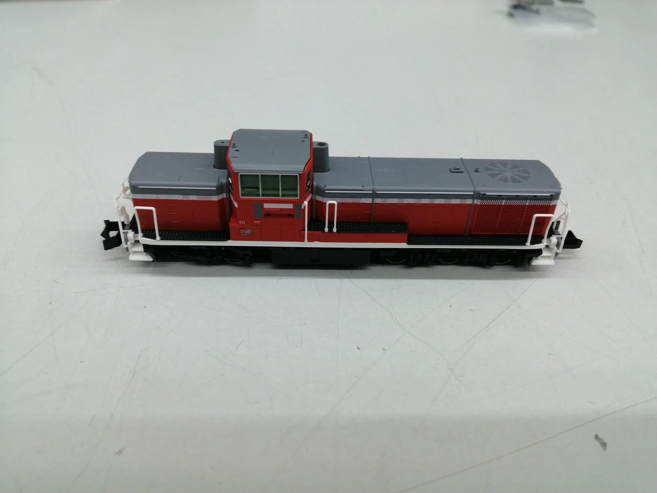 TOMIX JNR DE10 Class 1000 Diesel Locomotive (Warm Climate Type) 2243 - Image 3