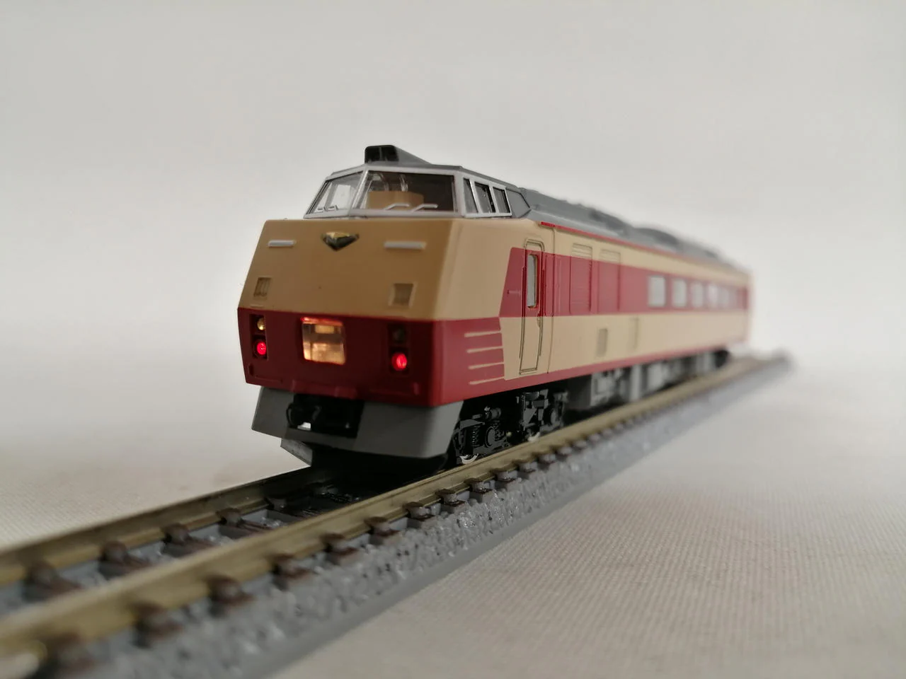 TOMIX JNR KiHa 183 Series Limited Express Diesel Car (Standard Color) 92644 - Image 2