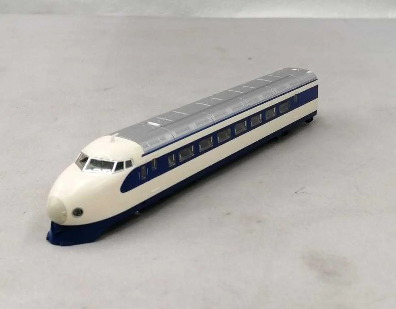 Tomix JNR Series 0 Tokaido & Sanyo Shinkansen (Large Window, Early Model) 6-Car Basic Set 92872 - Image 4