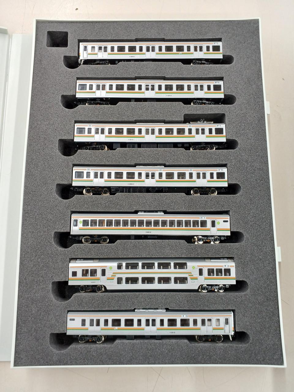 TOMIX JR 211 Series Suburban Train 92626 - Image 2