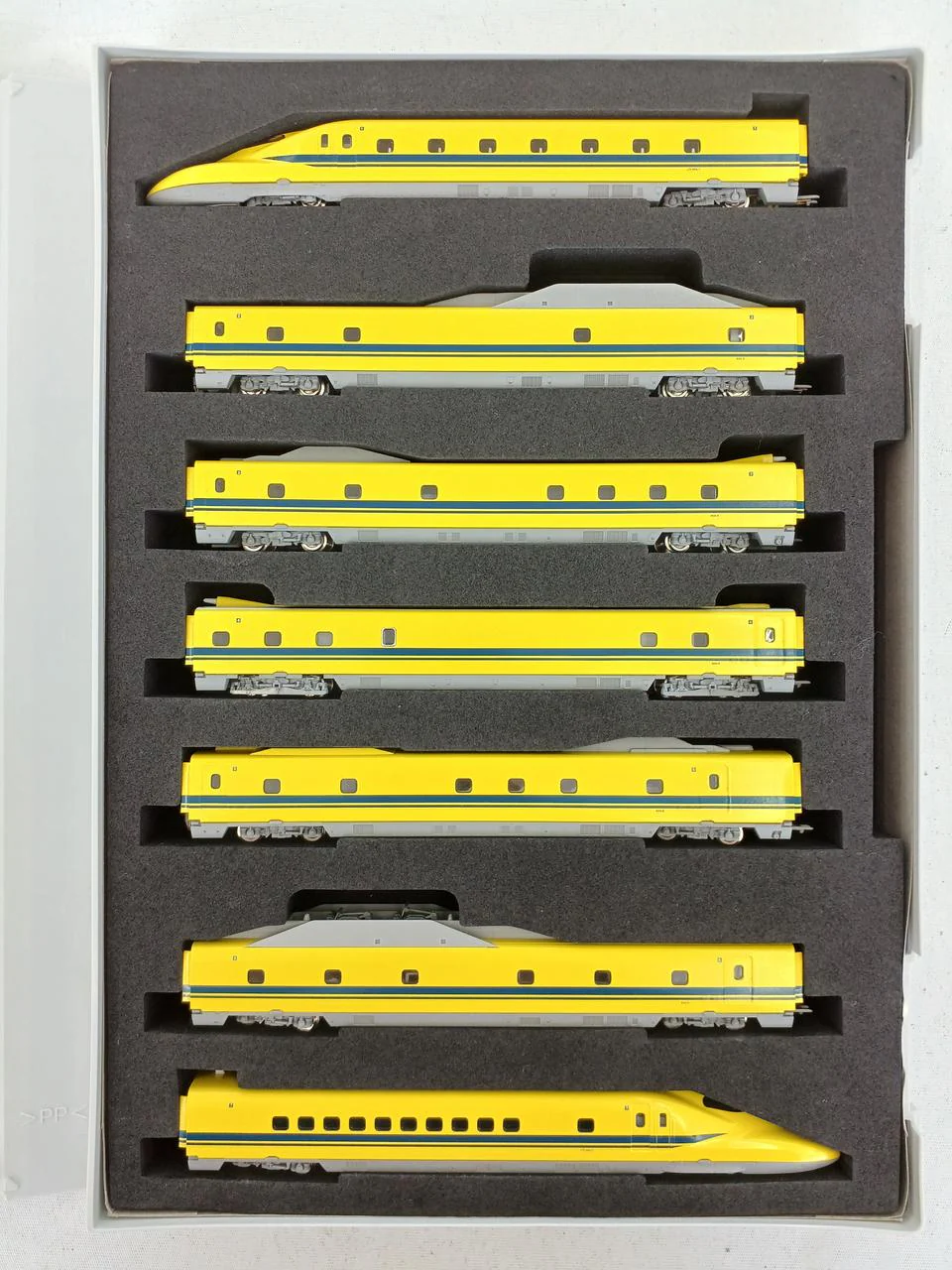 TOMIX JR 923 Series Shinkansen Electric Track Comprehensive Test Vehicle Doctor Yellow Basic & Add-on 7-Car Set - Image 3