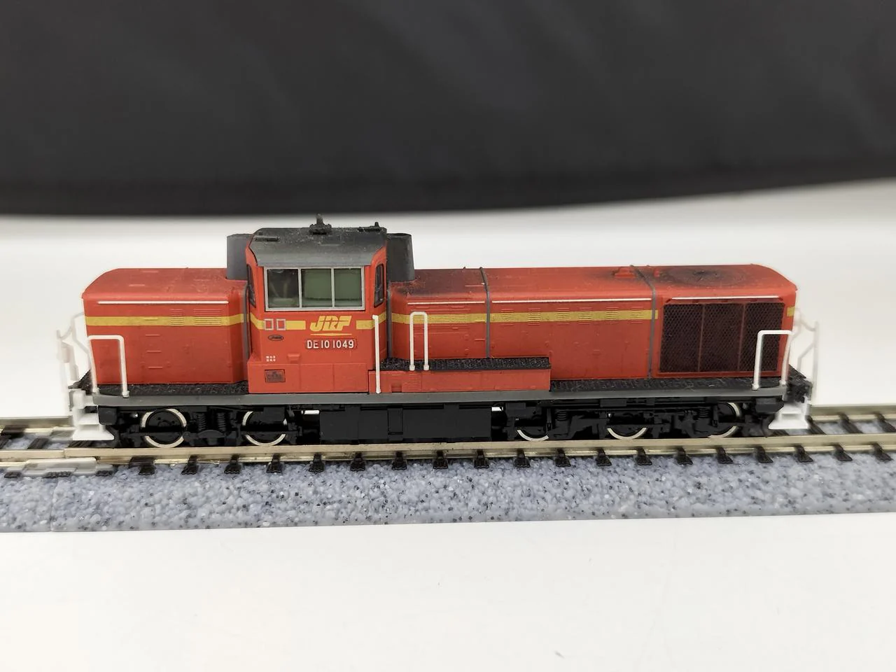 TOMIX JR DE10 Class Diesel Locomotive (No. 1049, Shunting Unit) 2291 - Image 9