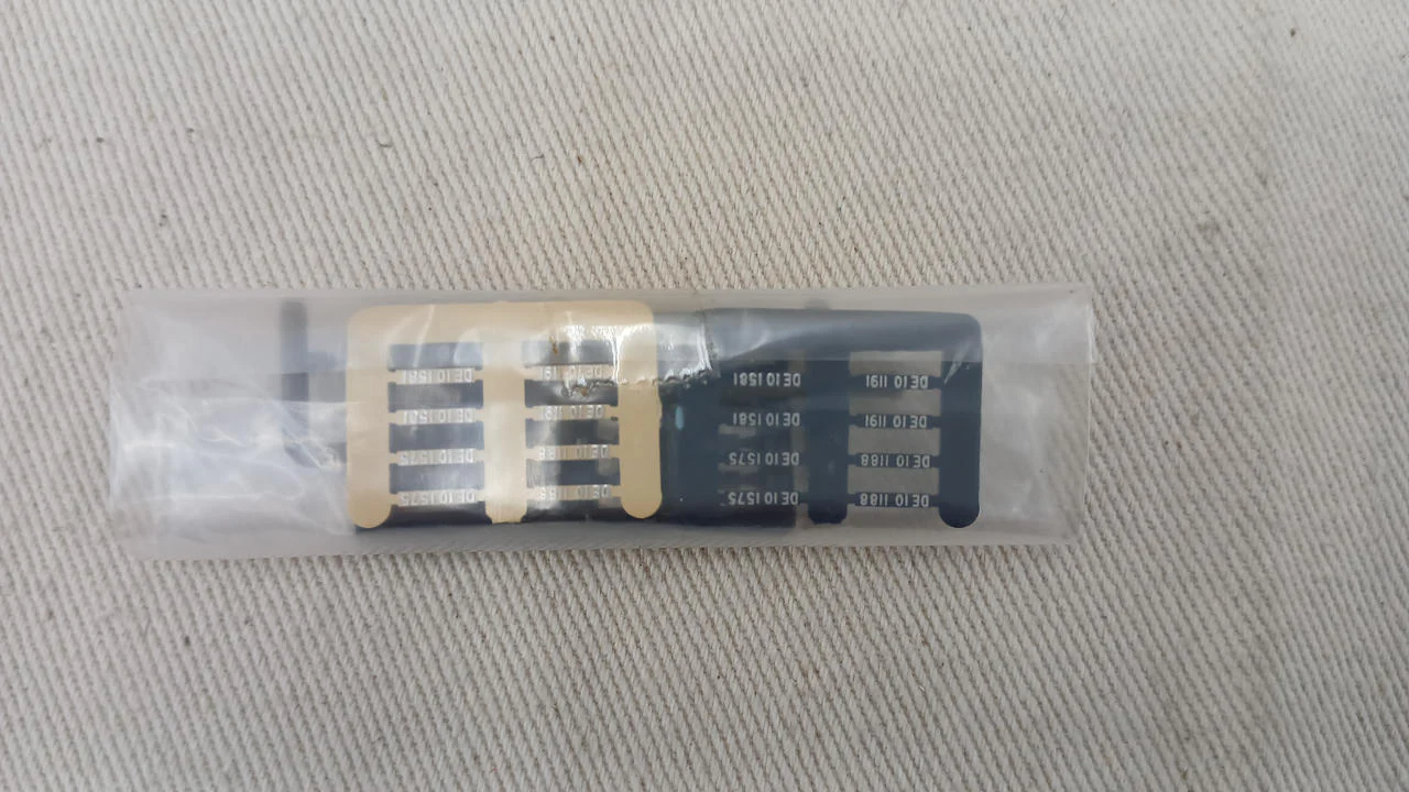 TOMIX JR DE10 / WAMU 80000 Series Freight Train Set 92404 - Image 7