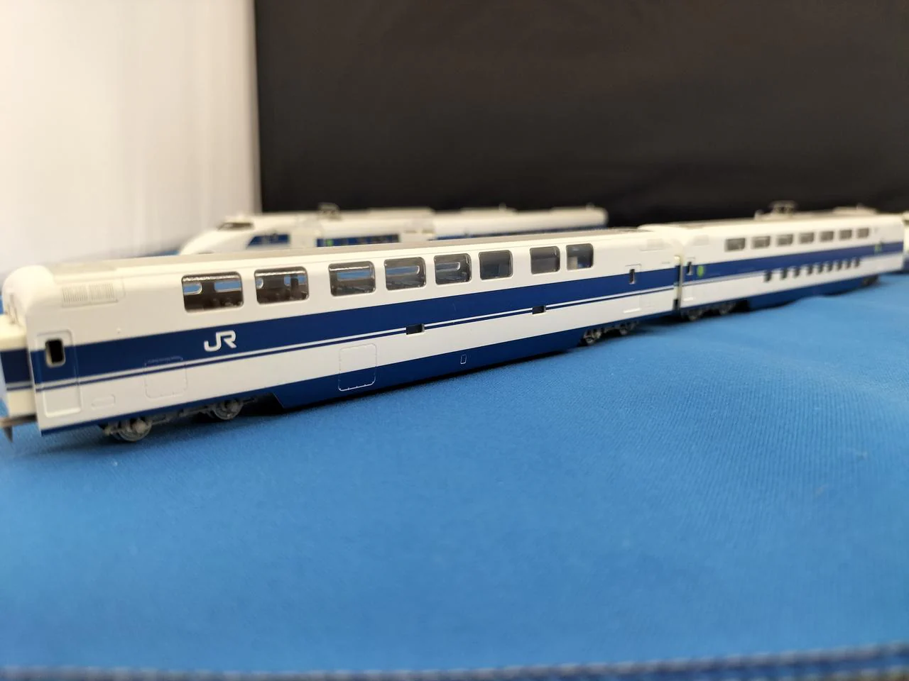 TOMIX JR100 Series (Mass Production Model) Tokaido & Sanyo Shinkansen Rolling Stock Set 92039 - Image 8