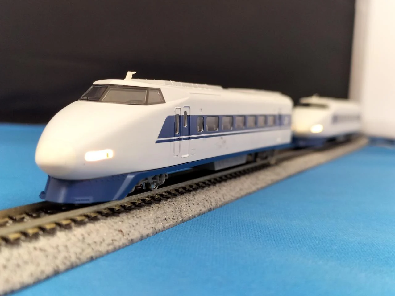 TOMIX JR100 Series (Mass Production Model) Tokaido & Sanyo Shinkansen Rolling Stock Set 92039 - Image 9