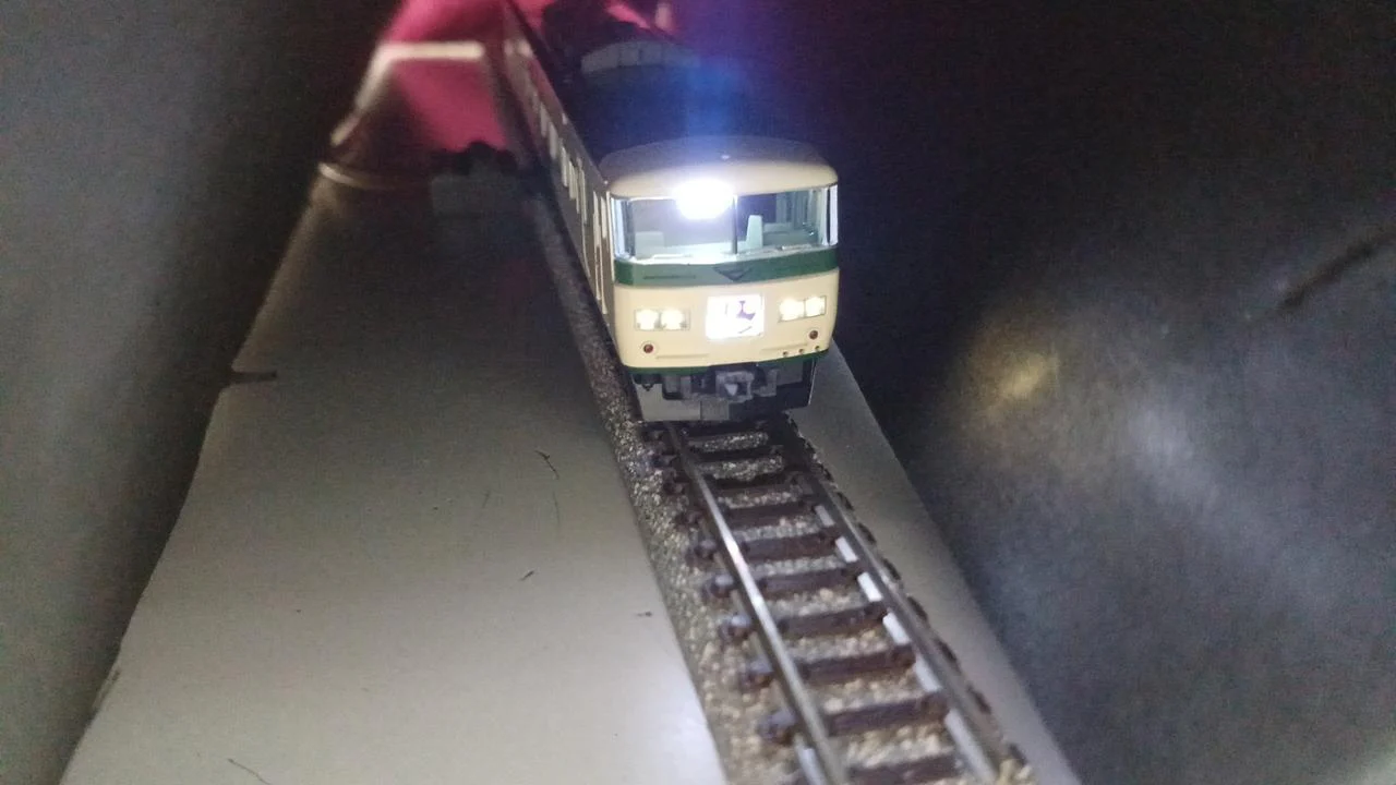 TOMIX JR185 Series 0 Limited Express Train Dancer - Reinforced Skirt - Image 5