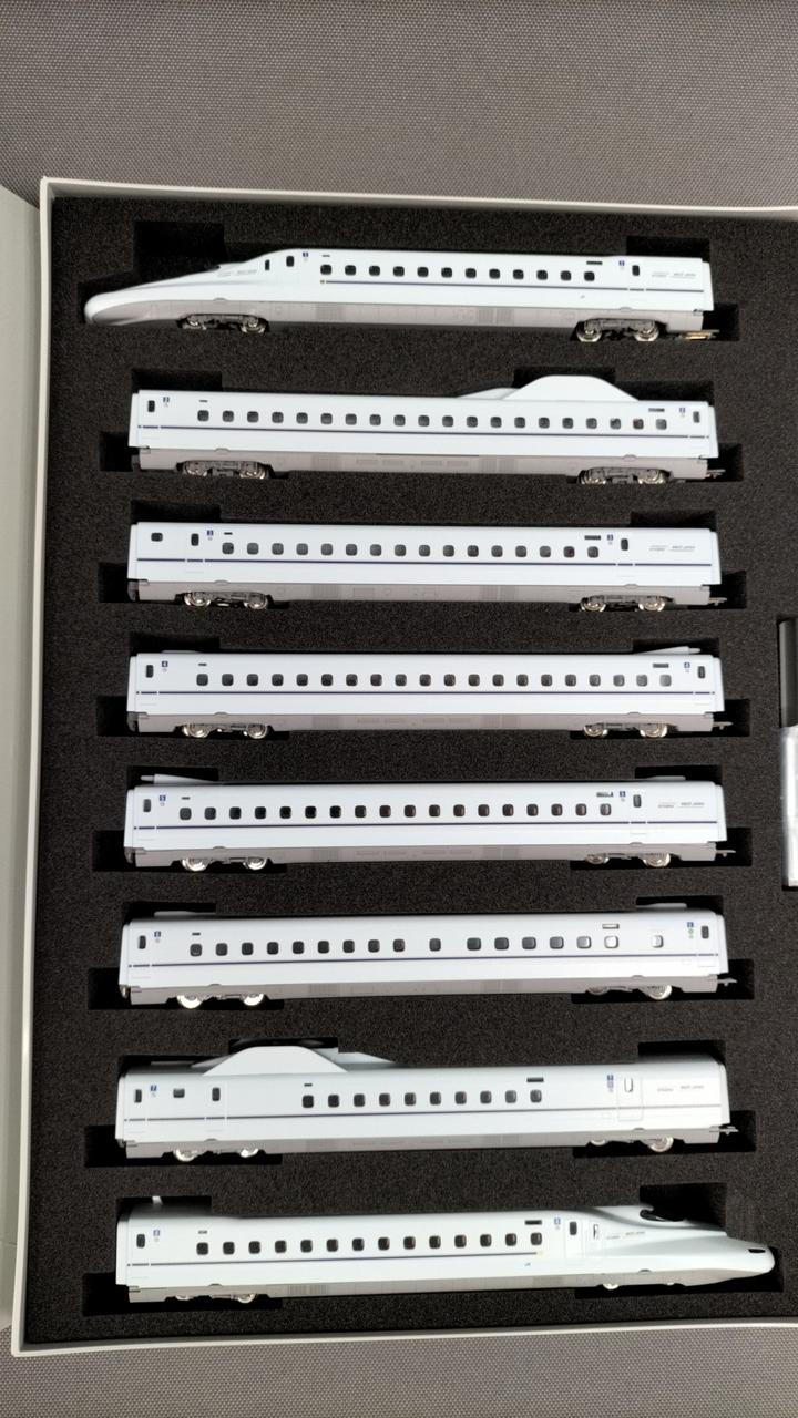 TOMIX JRN7007000 Series Sanyo & Kyushu Shinkansen Set - Image 7