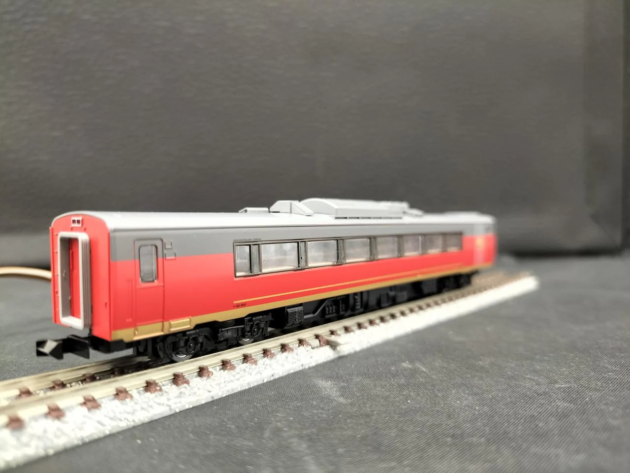 TOMIX KiHa 183 Series Tatami Car 98523 - Image 15