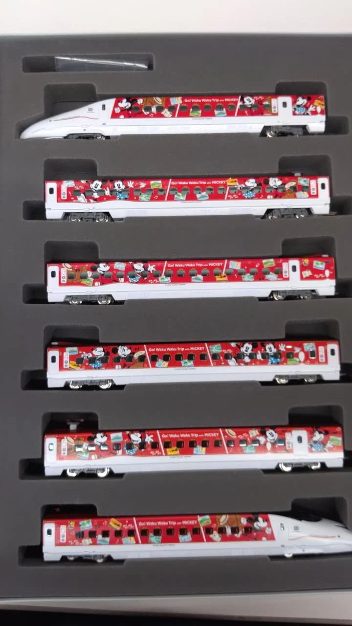 TOMIX Kyushu Shinkansen 800 1000 Series Mickey Mouse & Minnie Mouse Design