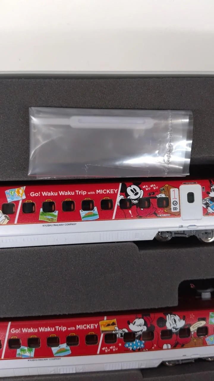 TOMIX Kyushu Shinkansen 800 1000 Series Mickey Mouse & Minnie Mouse Design - Image 8