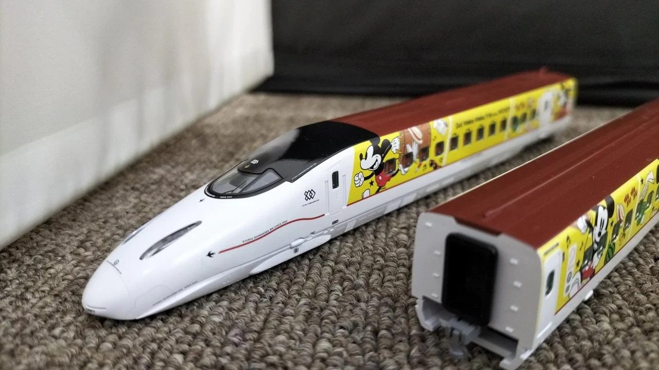 TOMIX Kyushu Shinkansen 8001000 Series JR Kyushu WAKUWAKUTRIP 97914 - Image 9