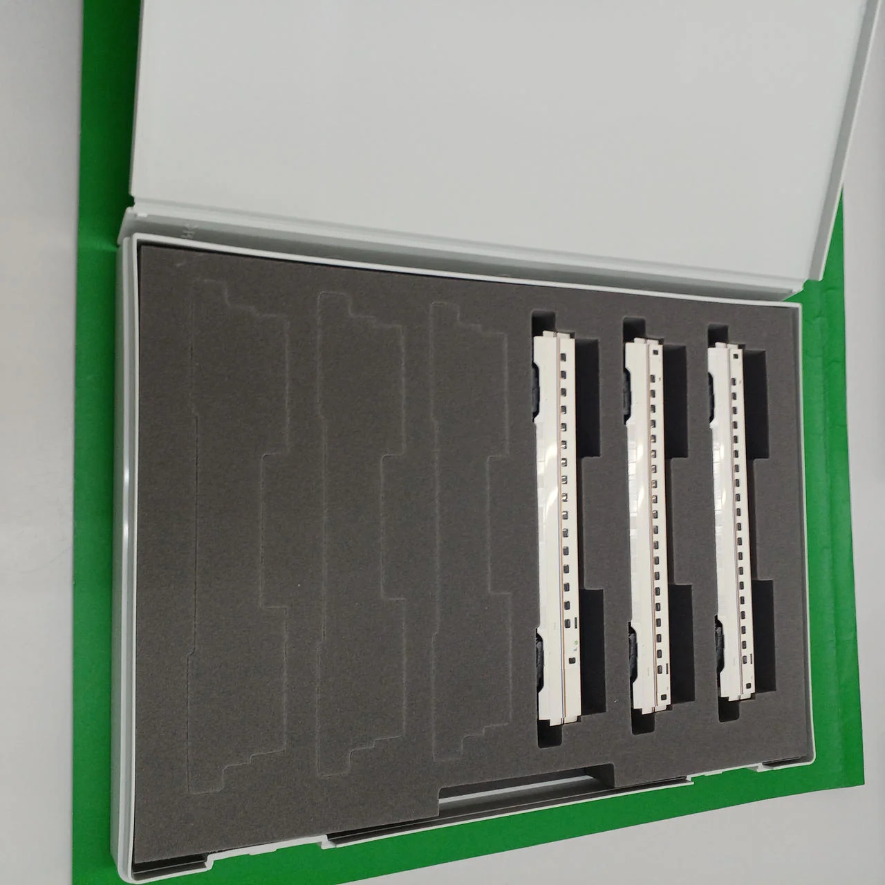 TOMIX Model Train 1/160 E7 Series Hokuriku Shinkansen 3-Car Expansion Set A - Image 6