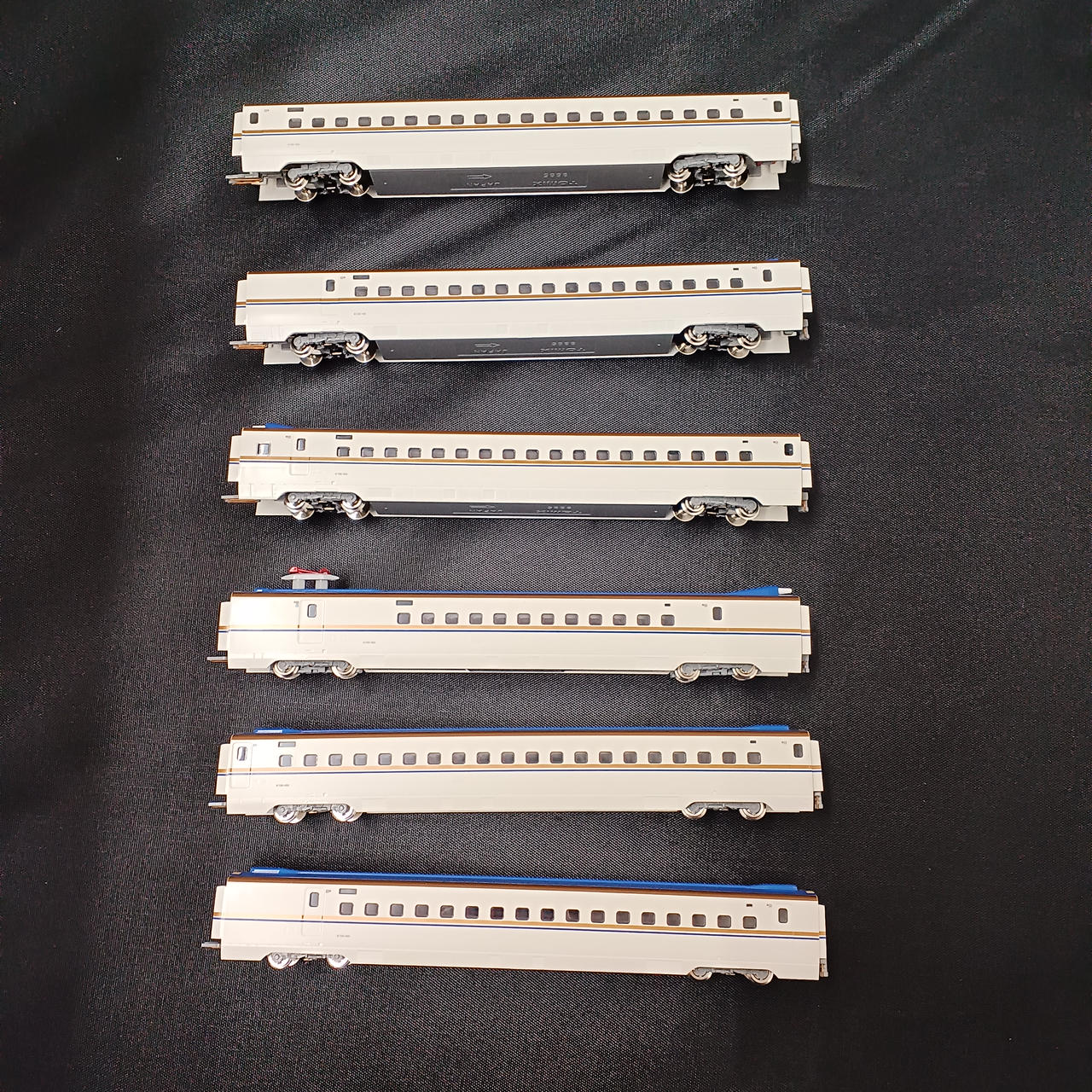 TOMIX Model Train JR E7 Series Hokuriku Shinkansen Additional B Set - Image 10