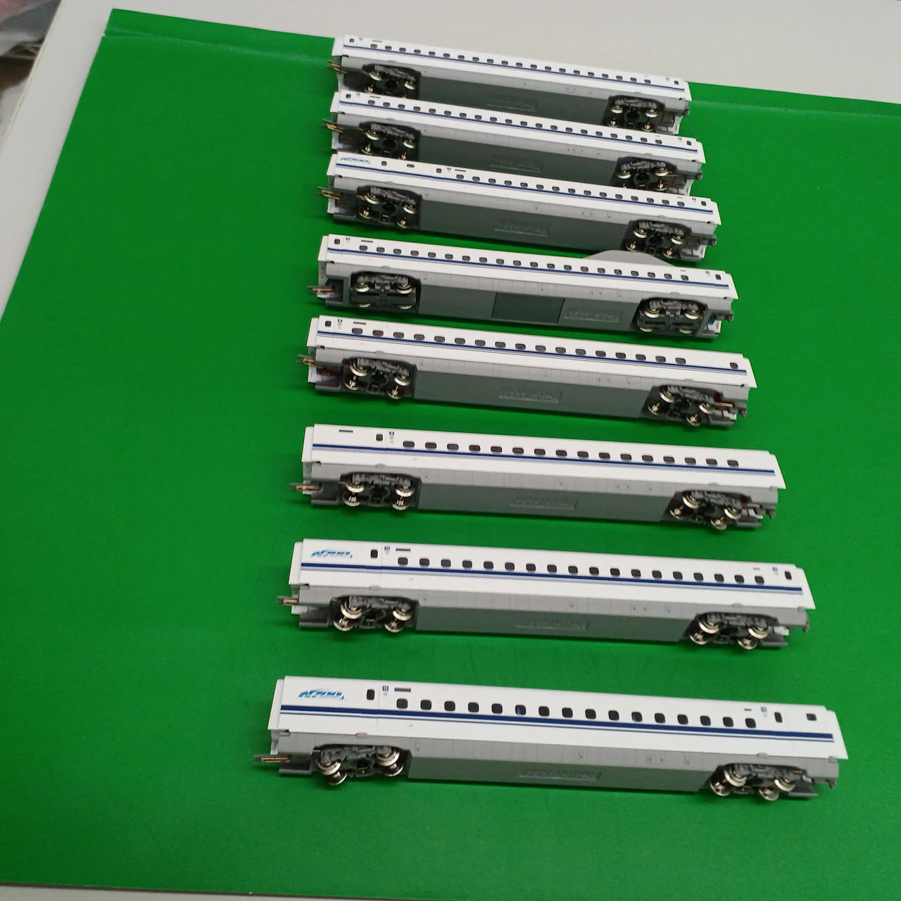 Tomix Model Train JR N700-2000 Series Tokaido & Sanyo Shinkansen Extension Set B - Image 11