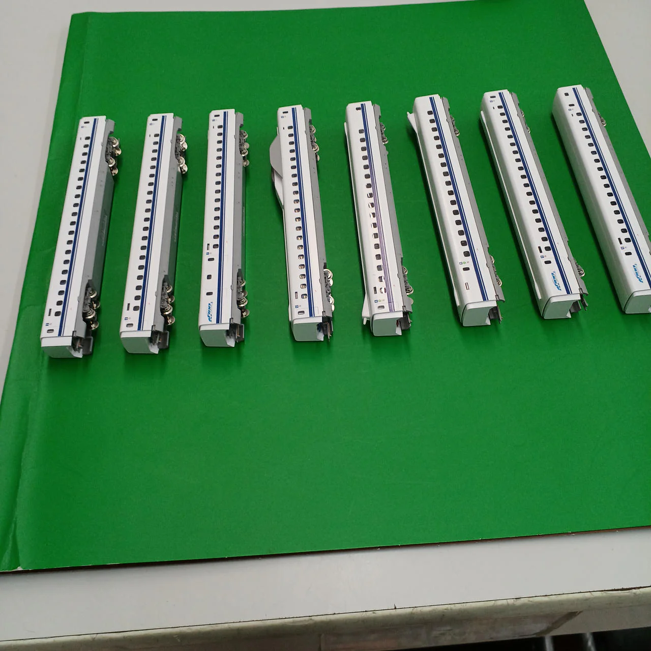 Tomix Model Train JR N700-2000 Series Tokaido & Sanyo Shinkansen Extension Set B - Image 12