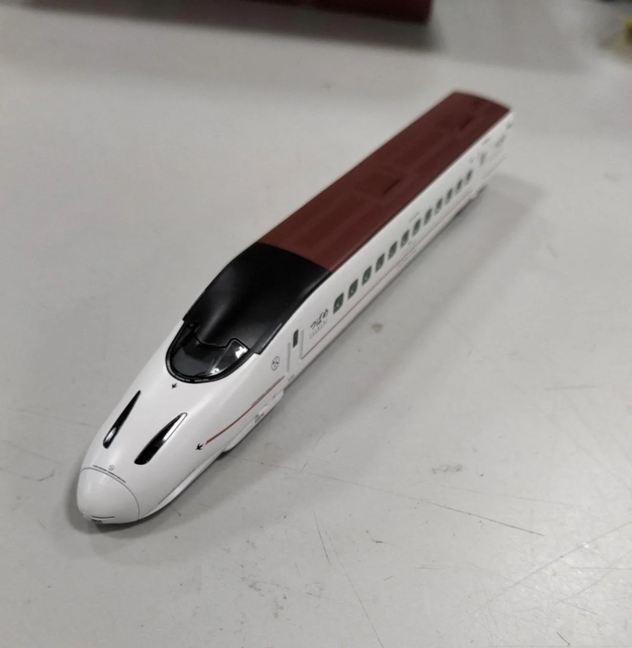 TOMIX Model Train Kyushu Shinkansen 800 Series Tsubame - Image 7