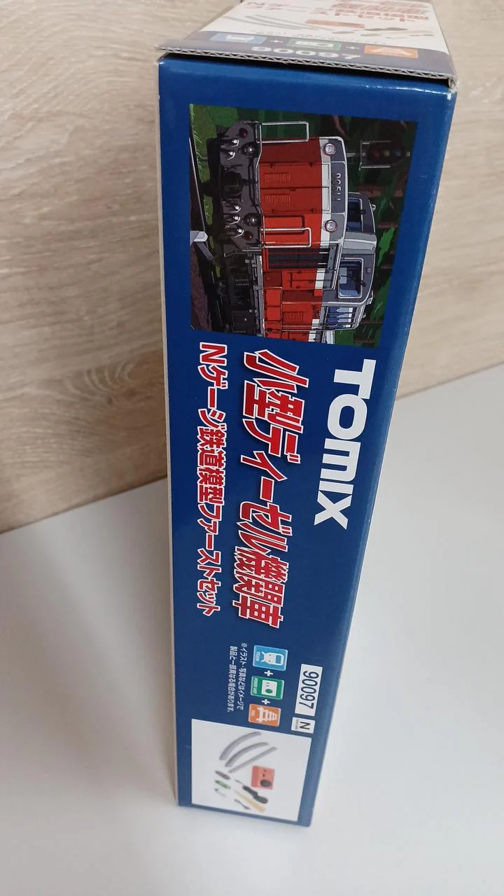TOMIX N Cage Model Train First Set 90097 Small Diesel Locomotive - Image 3