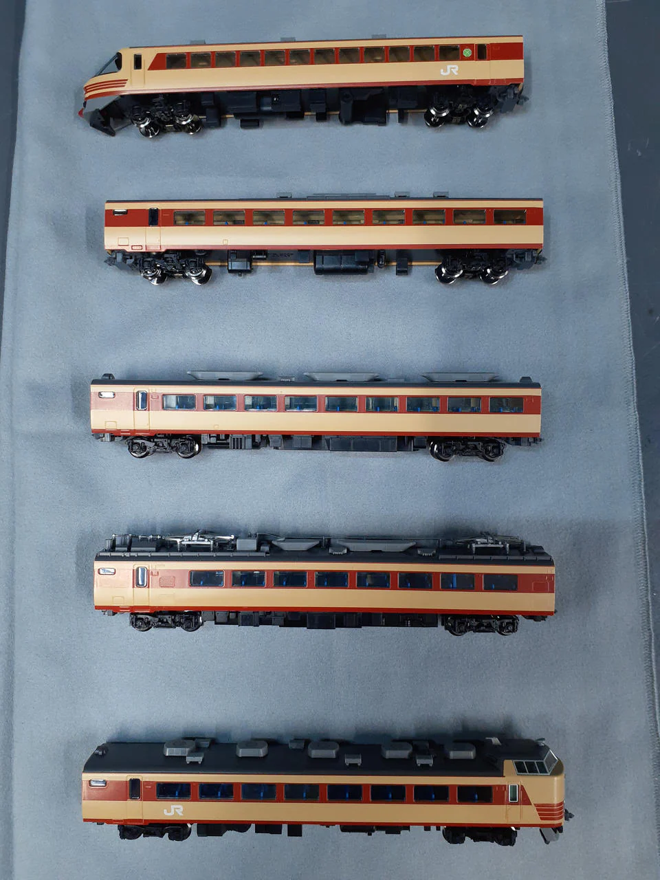 TOMIX N Gauge 92333 JR 485 Series Limited Express Train (Raicho, Kuro 481200) - Image 4
