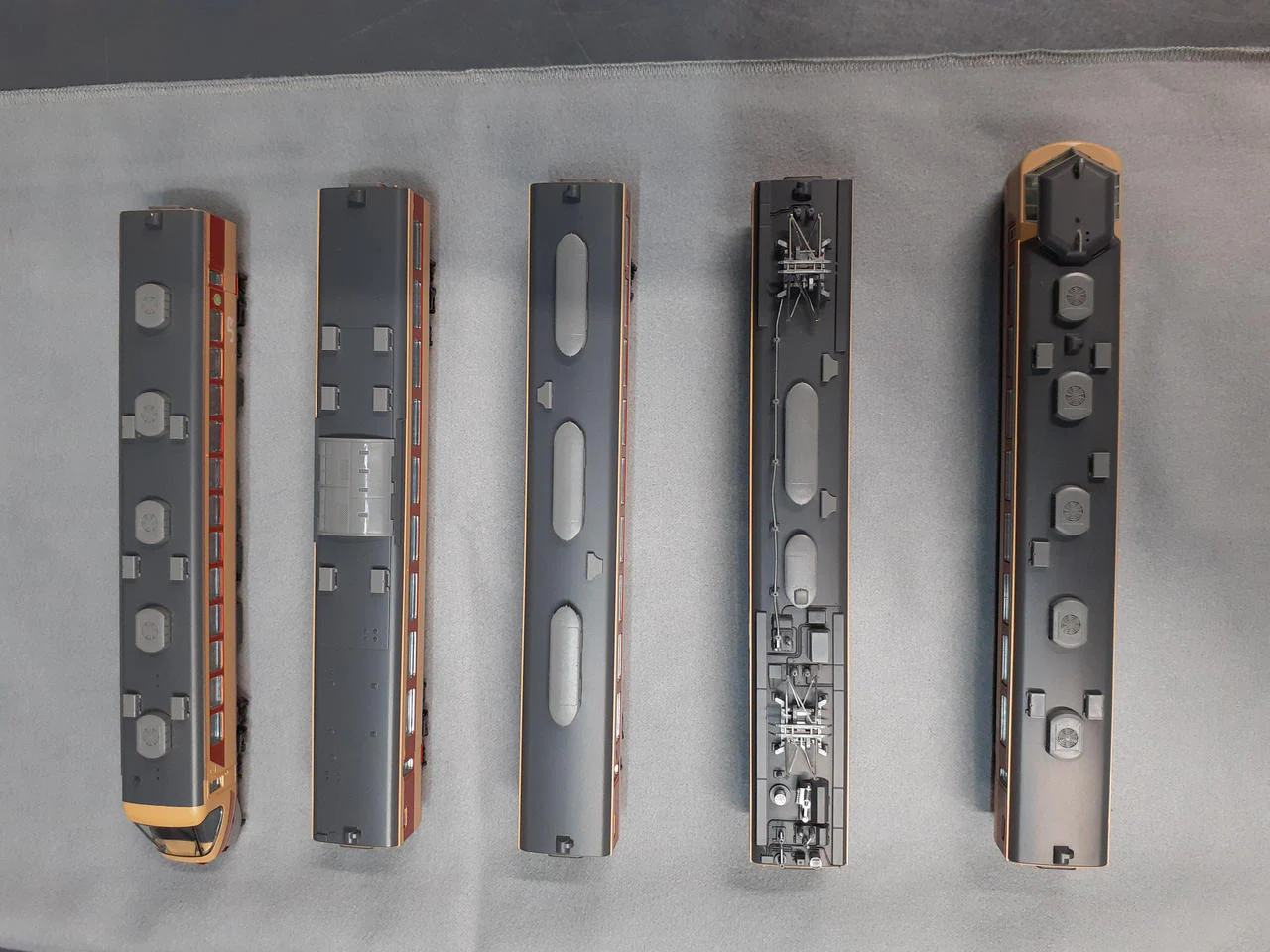 TOMIX N Gauge 92333 JR 485 Series Limited Express Train (Raicho, Kuro 481200) - Image 9