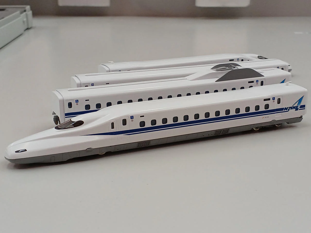 TOMIX N Gauge 92486 N700 Series Tokaido & Sanyo Shinkansen Basic Set - Image 6