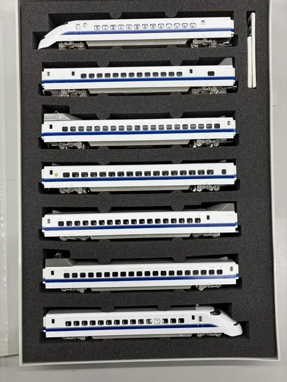 TOMIX N Gauge 92639 JR300 Series Tokaido & Sanyo Shinkansen (Nozomi) Set - Image 4