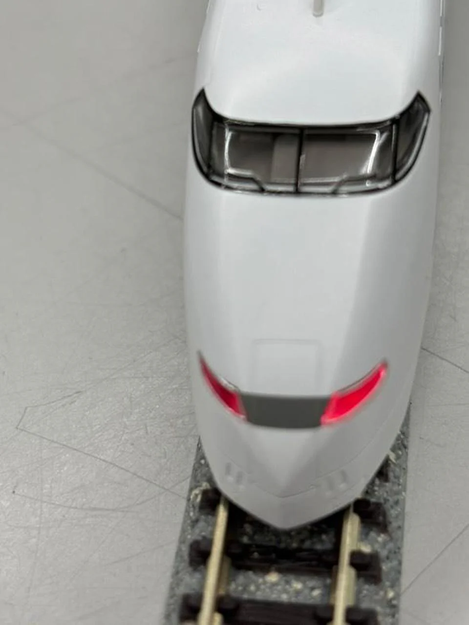 TOMIX N Gauge 92639 JR300 Series Tokaido & Sanyo Shinkansen (Nozomi) Set - Image 7
