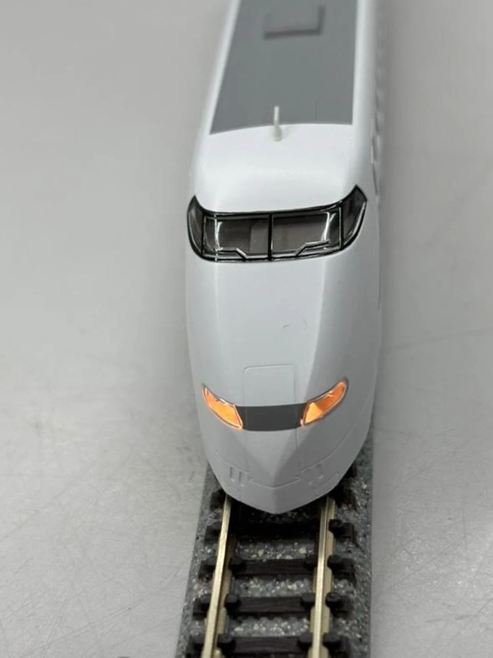 TOMIX N Gauge 92639 JR300 Series Tokaido & Sanyo Shinkansen (Nozomi) Set - Image 8