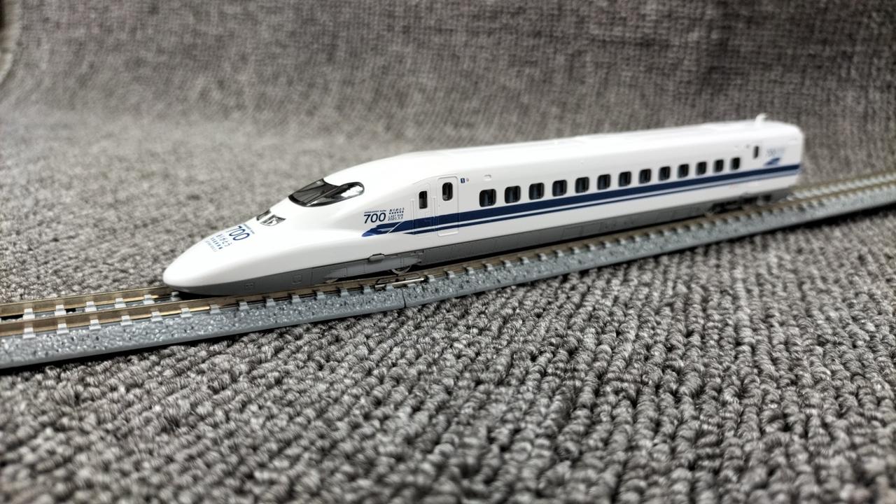 TOMIX N gauge 97929 JR 700 series (Arigatoachi Tokaido Shinkansen 700) - Image 5