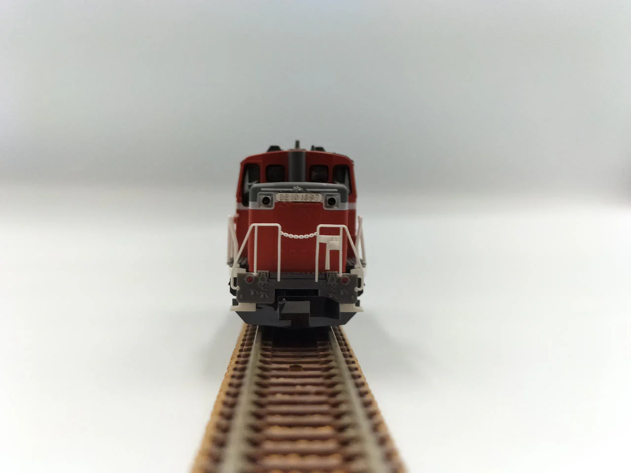 TOMIX N gauge diesel locomotive - Image 9