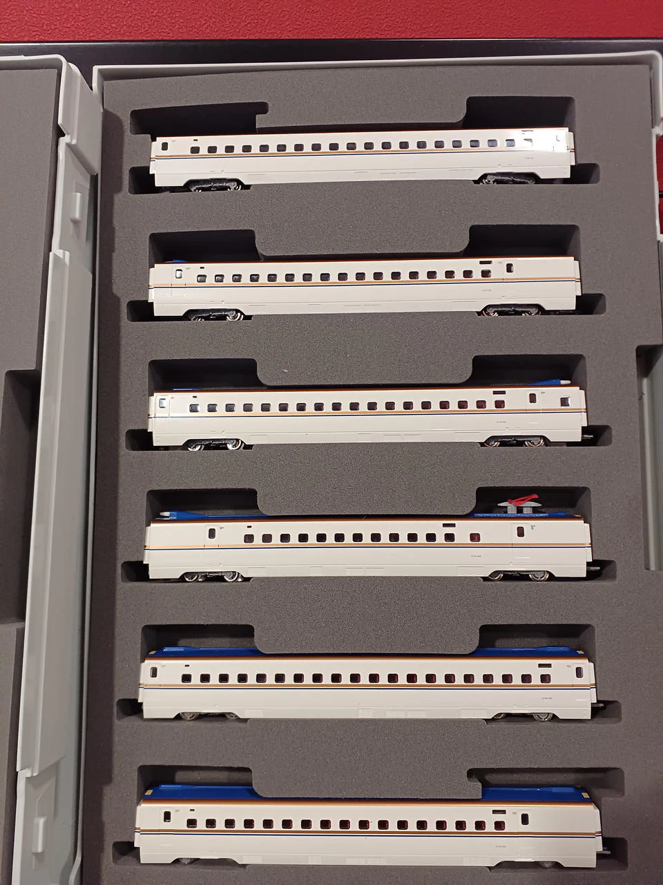 TOMIX N Gauge E7 Series Hokuriku Shinkansen Non-powered Car 12-Car Set - Image 3