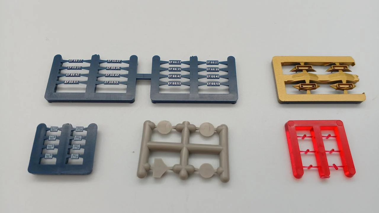 TOMIX N Gauge EF66 5-Car Set - Image 5