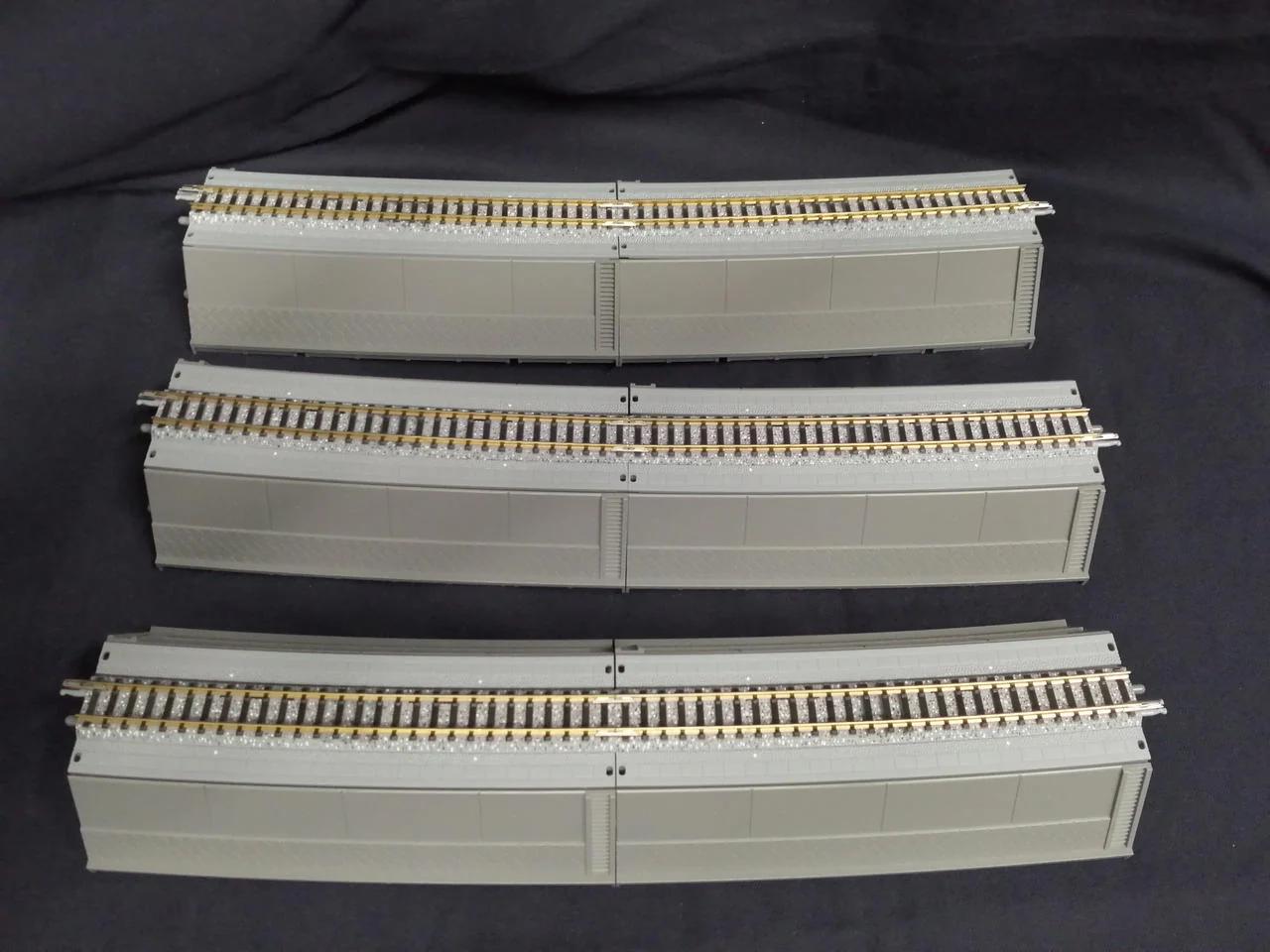 TOMIX N Gauge Embankment Large Curve S-shaped Rail Set - Image 8