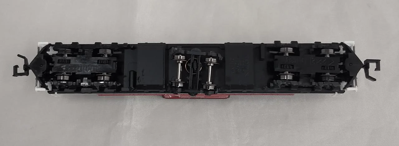 TOMIX N Gauge JNR DD51 Class 1000 Diesel Locomotive 2219 Warm Region Type - Image 12
