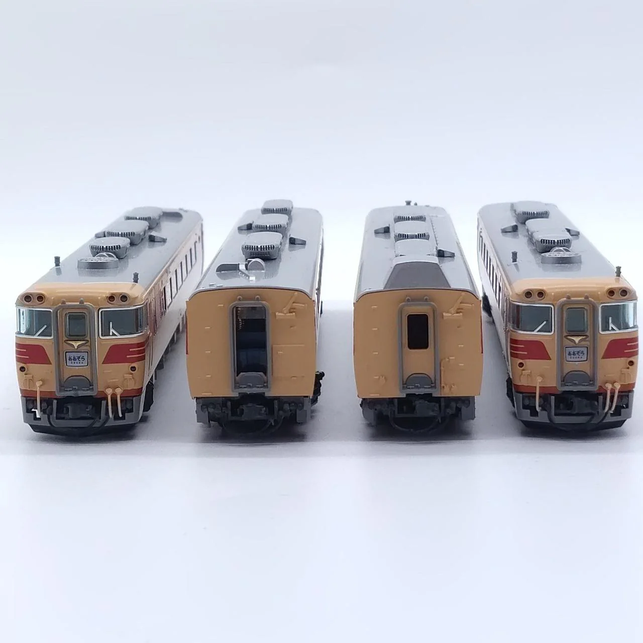 TOMIX N Gauge JNR KiHa 82 Series Limited Express Diesel Car (Hokkaido Specification) Basic 4-Car Set - Image 3