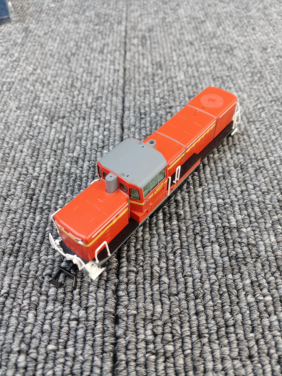 TOMIX N Gauge JR DE10 Diesel Locomotive - Image 6