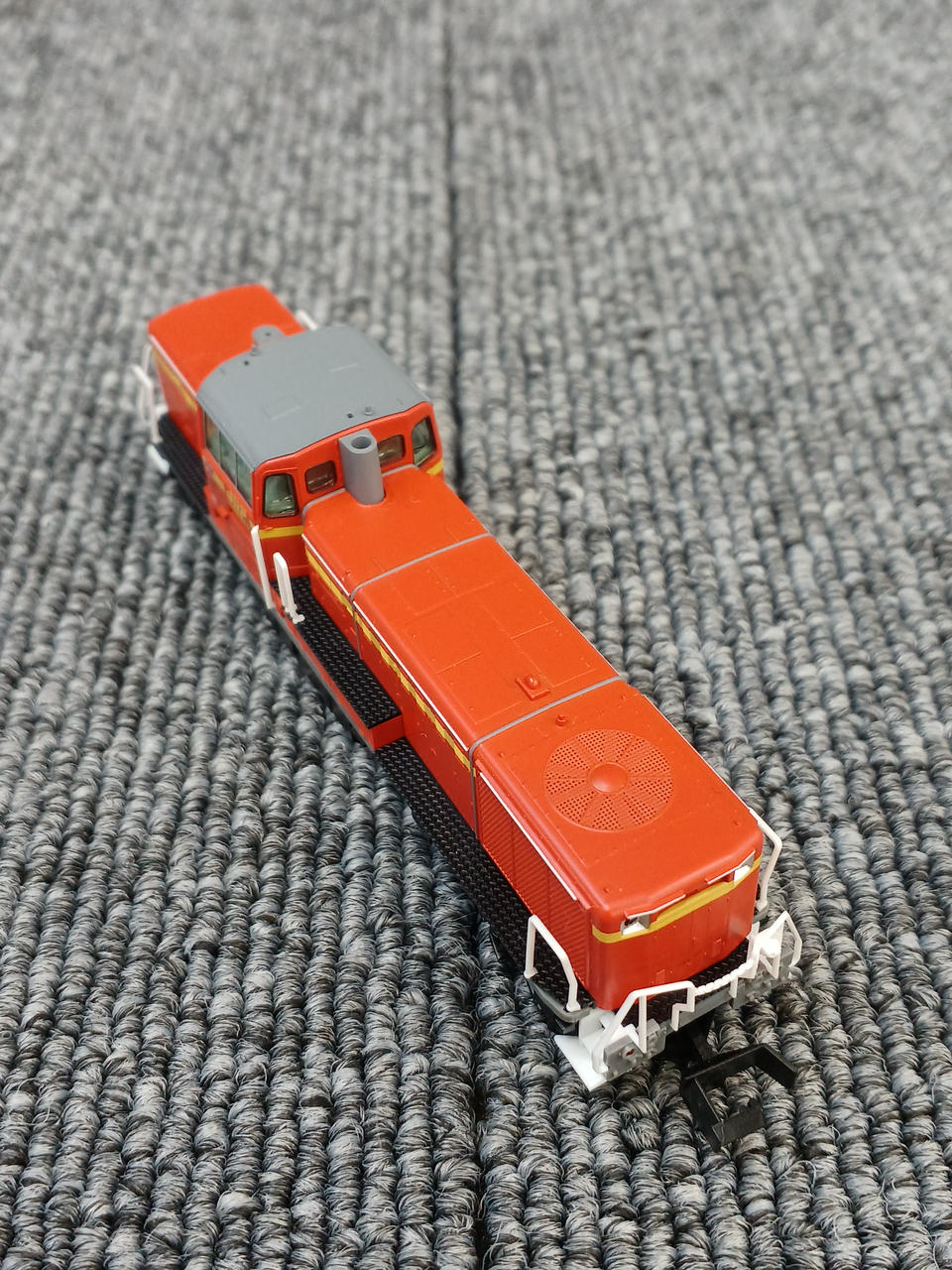 TOMIX N Gauge JR DE10 Diesel Locomotive - Image 9