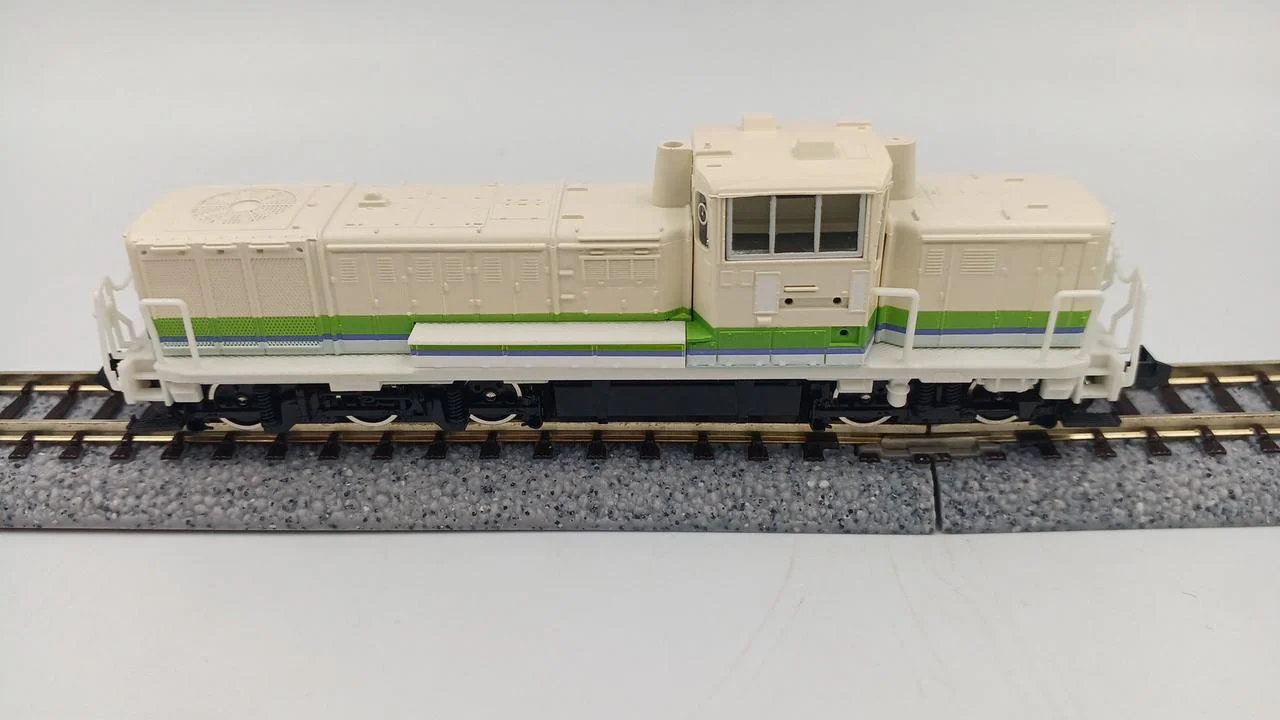 TOMIX N Gauge JR DE10 (Unit 1701) Sylphid - Image 2