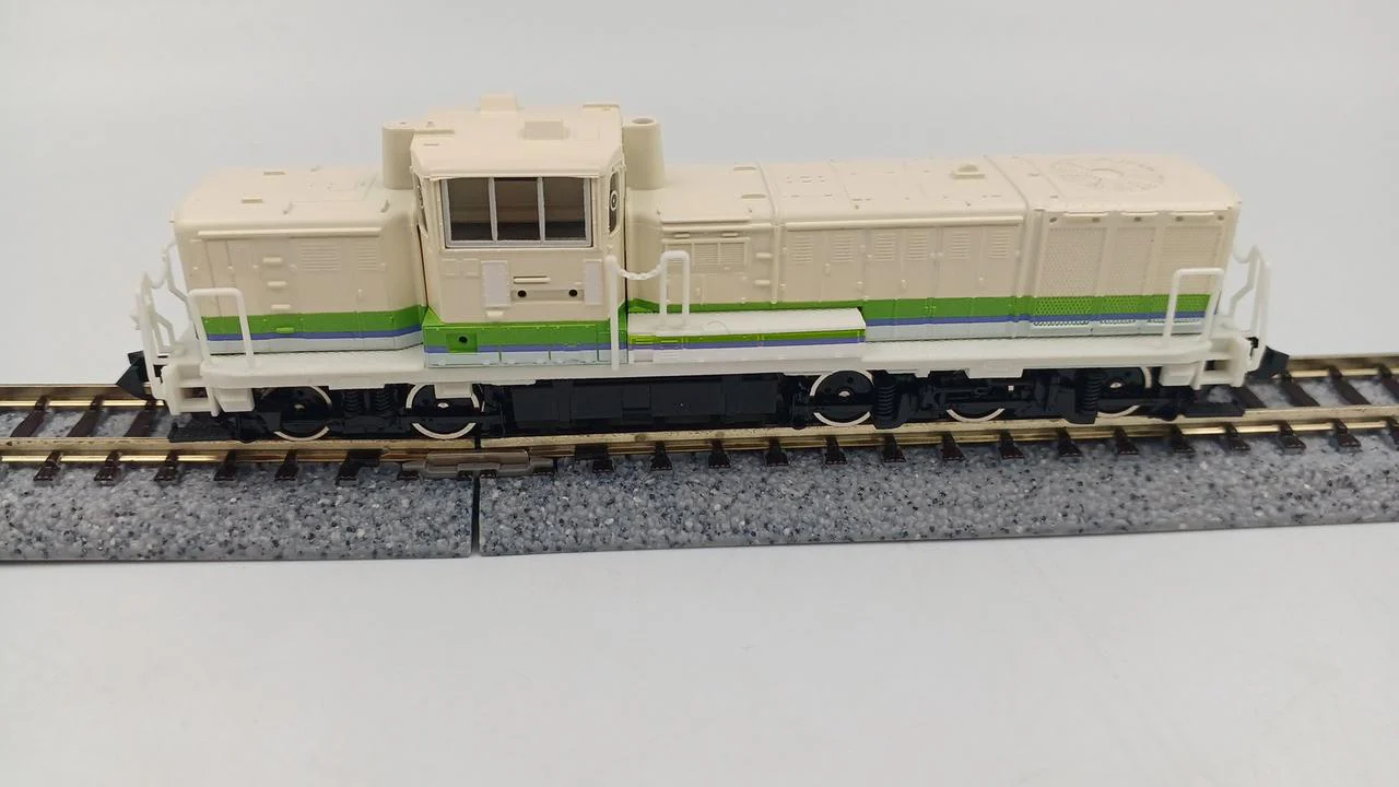 TOMIX N Gauge JR DE10 (Unit 1701) Sylphid - Image 4