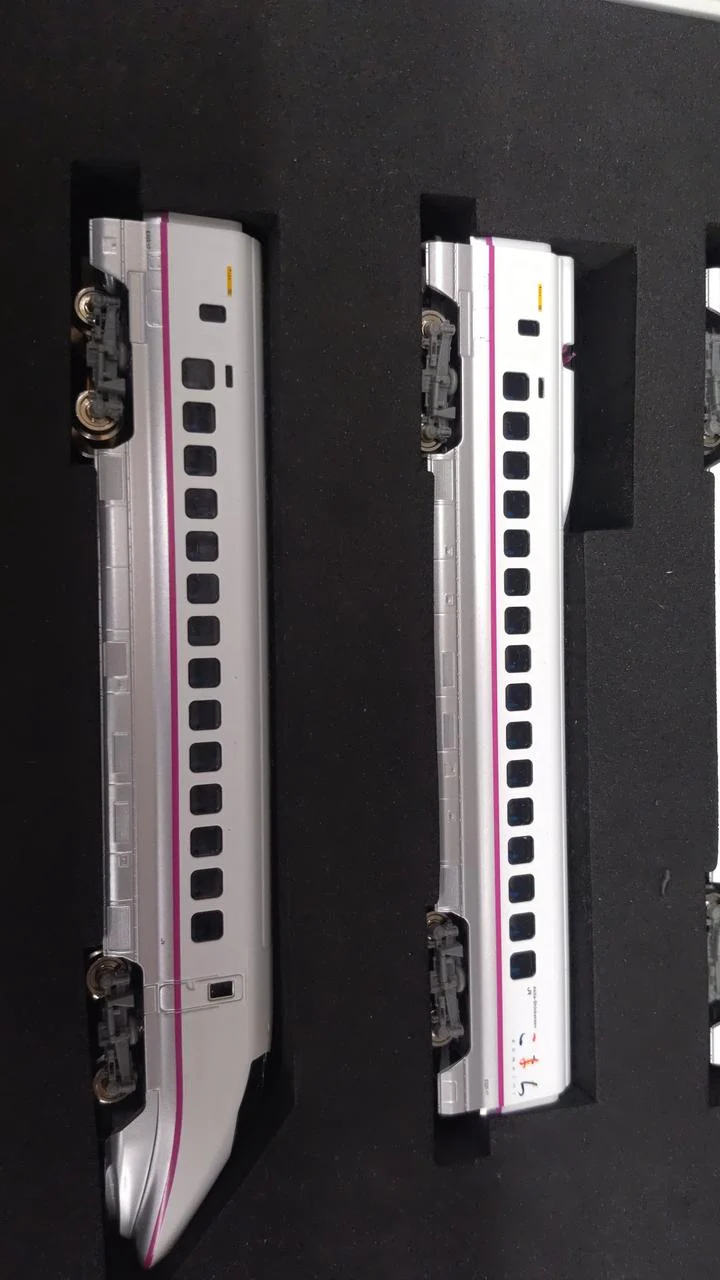TOMIX N Gauge JR E3 Series Akita Shinkansen Komachi Set - Image 6