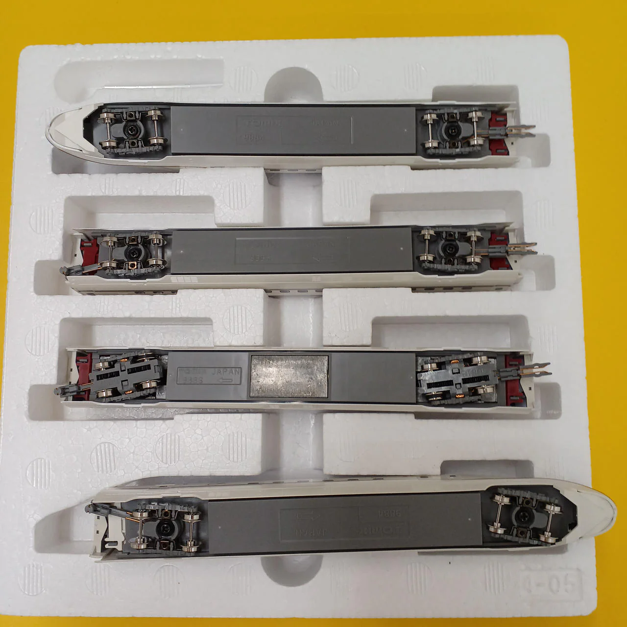 TOMIX N Gauge JR E7 Series Hokuriku & Joetsu Shinkansen Basic Set - Image 6