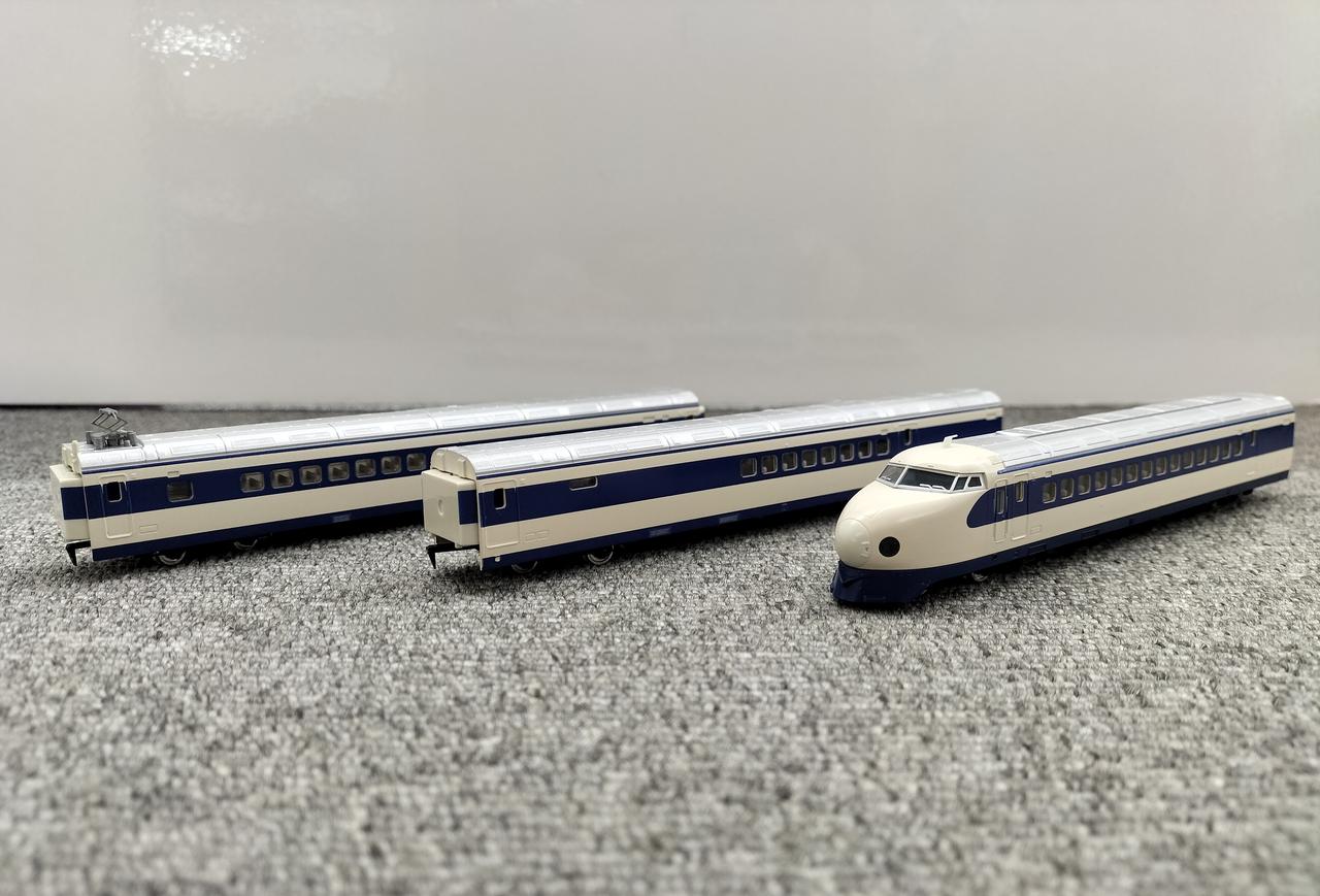TOMIX N Gauge JR0-2000 Series Tokaido & Sanyo Shinkansen Set - Image 6