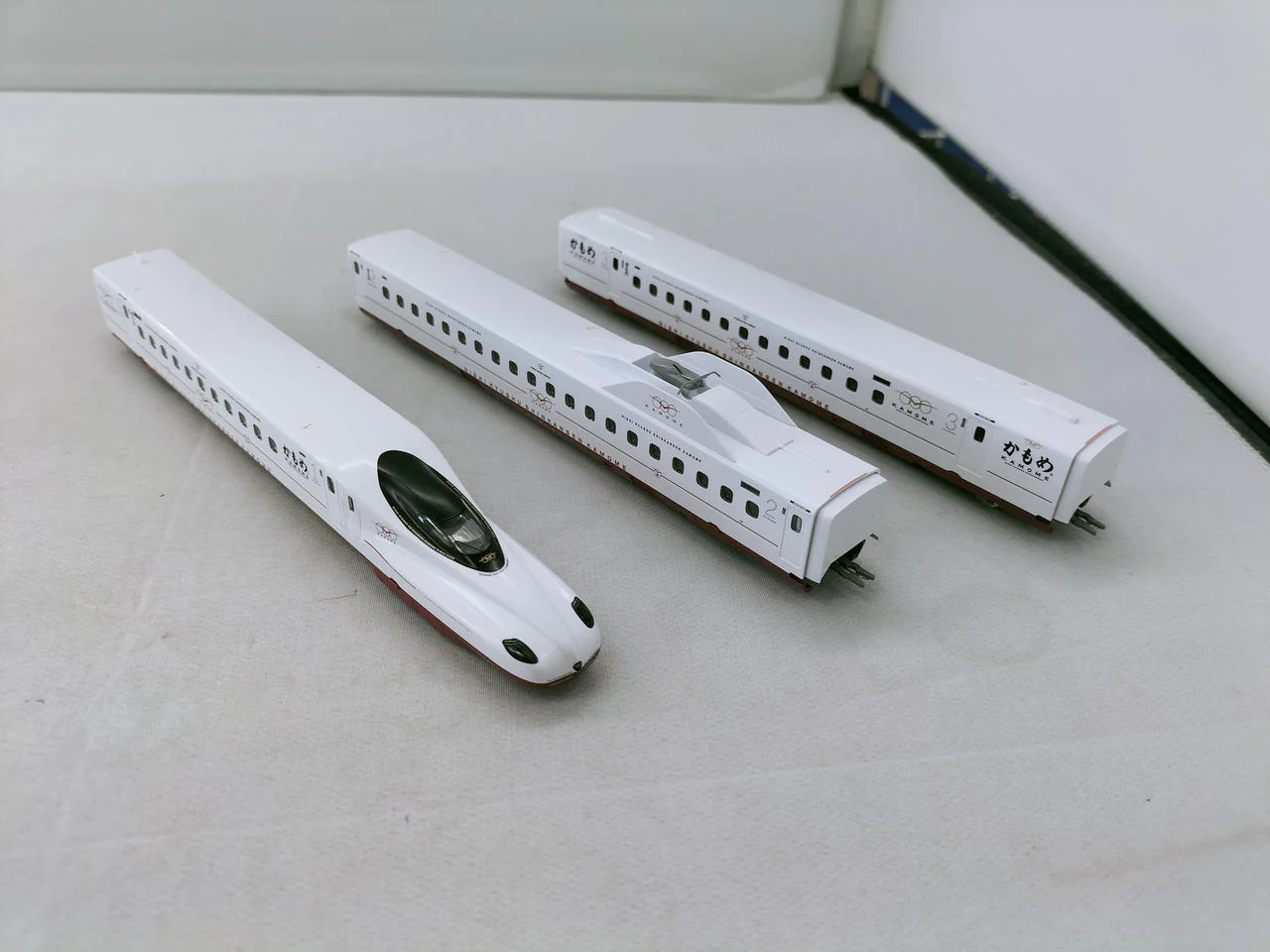 TOMIX Nishi-Kyushu Shinkansen N700S8000 Series N700S Kamome Set - Image 15